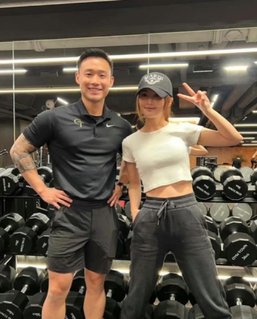 恭喜阿Sa蔡卓妍！43岁官宣新恋情，男孩比蔡卓妍小10岁。谁懂啊！阿Sa终于官