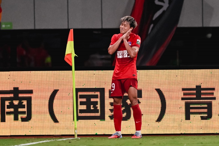 媒体人: 国安签下右后卫茹子楠和左后卫邓捷夫