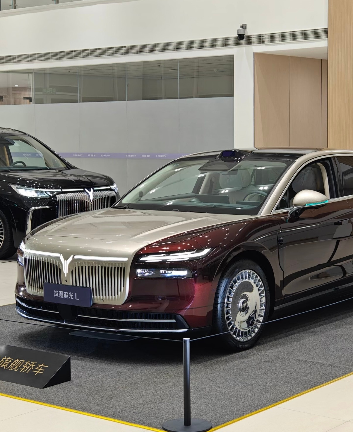 续航焦虑终结者？岚图追光L定档12月10日！家人们，新能源轿车圈又要迎来一位“重