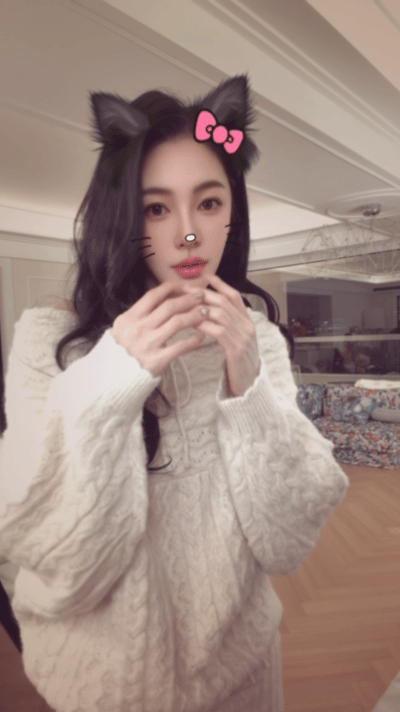 张雨绮也跳了抖肩舞张雨绮居然也跳抖肩舞了😂姐的节奏全凭心情，自带霸气滤镜跳可爱