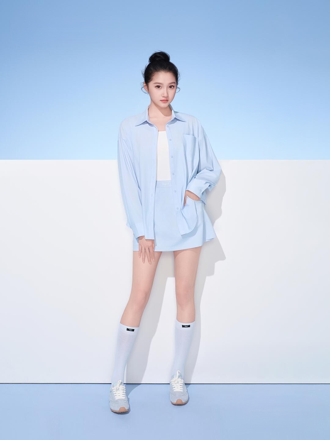 关晓彤至今不知道腿长的坏处又高又瘦身材太绝了，完全是超模级别的好吧