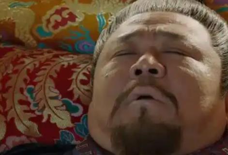 1425年，朱高炽临终前对张皇后说：“我要5个后妃陪葬。”张皇后点头表示明白，转