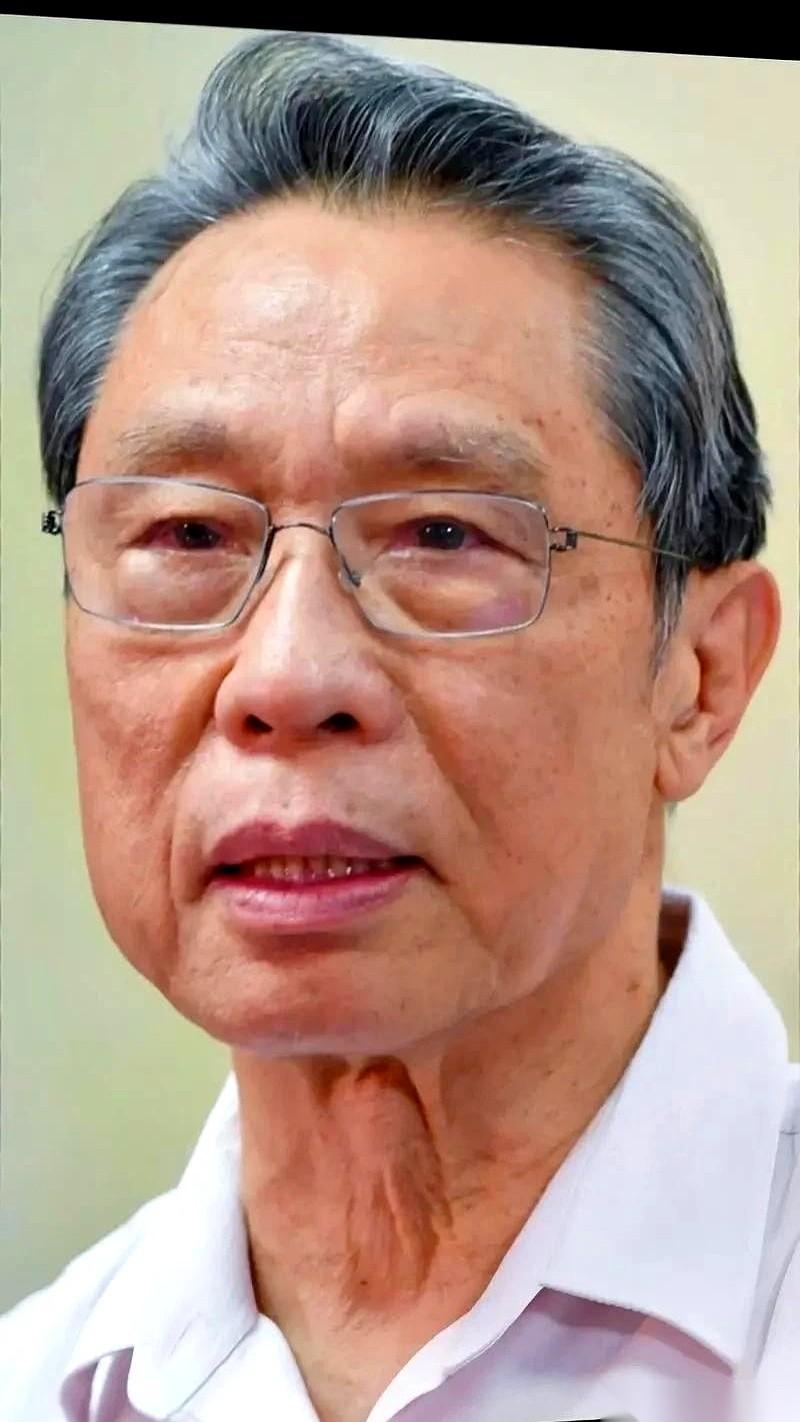 “哥，就差你这20万了，下个月连本带利还你30万！”电话那头，是十年没联系的表