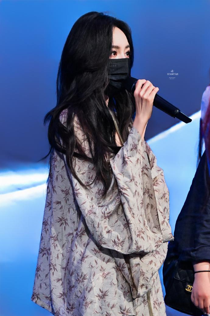 带口罩也藏不住的美