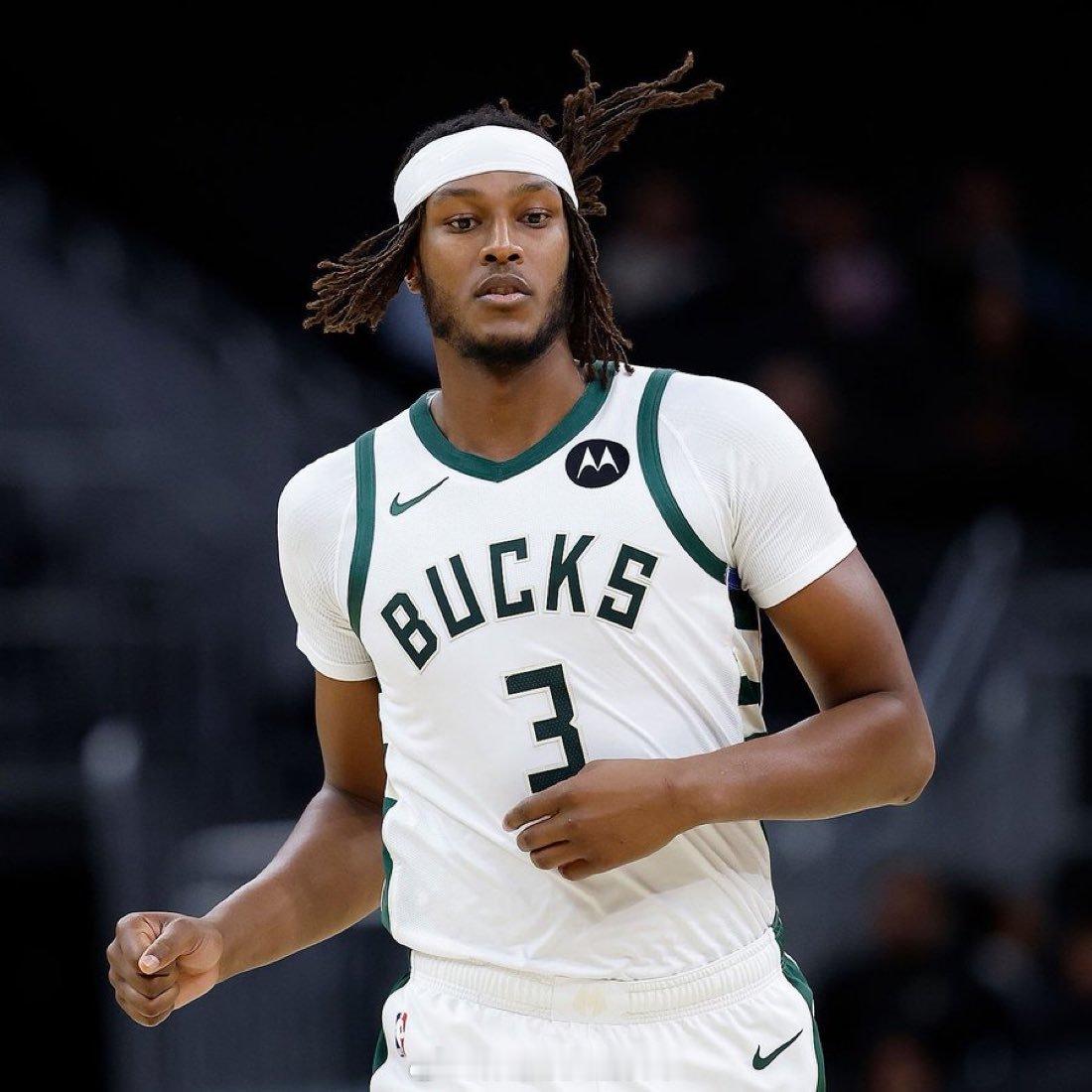 据JakeFischer报道，迈尔斯·特纳的薪资可能与乔纳森·库明加的薪资相当