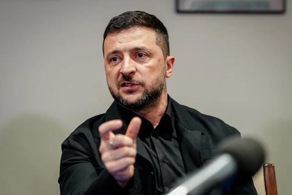 “付款延误，导弹迟到一天”。泽连斯基批评欧洲行动迟缓导致防空系统出现缺口当基