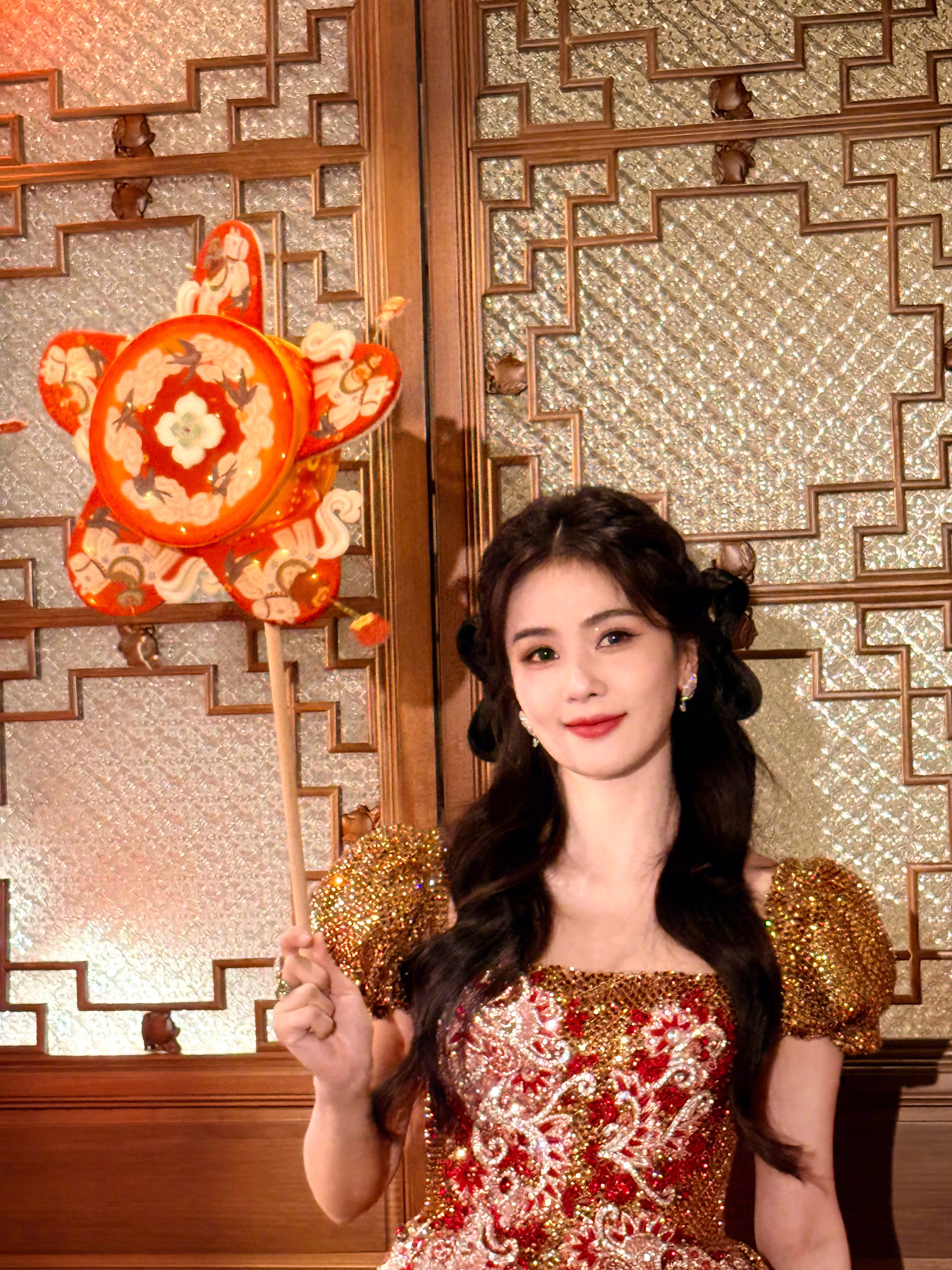 白鹿叫陈哲远财神爷陈哲远包售后的一款财神爷财神爷驾到，红包拿来！🧧这波操