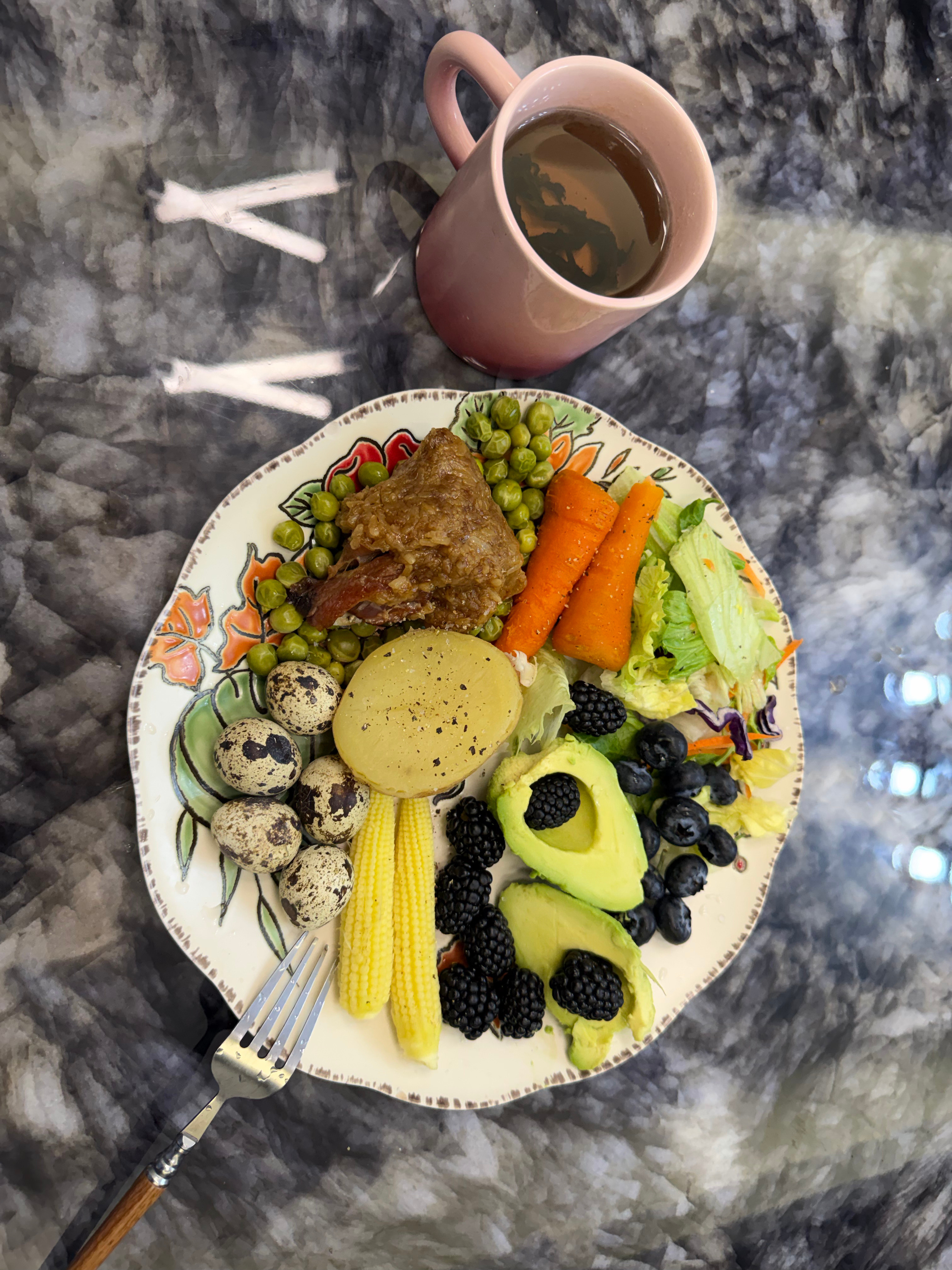 今早依旧六点多练金刚功➕瑜伽、冥想，做早餐，健身房臀腿训练2026，愿我们依旧健