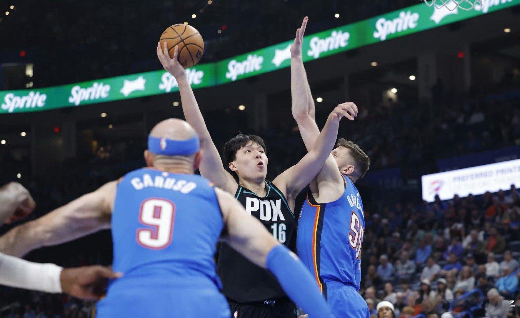 没人发现他的脚趾头有点问题吗