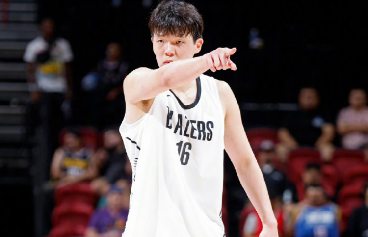 自评60分却打崩勇士！杨瀚森10+5+5+3帽掀翻金州比卢普斯场边狂赞GoodJob​