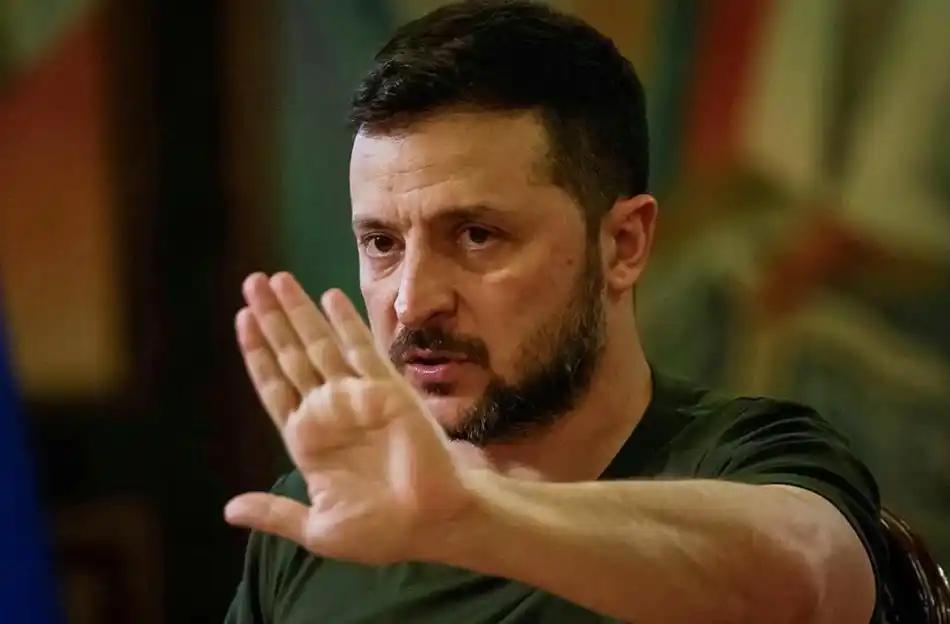 够勇，给泽连斯基点赞！ 12月8日，泽连斯基明确拒绝了特朗普的28条，反对向