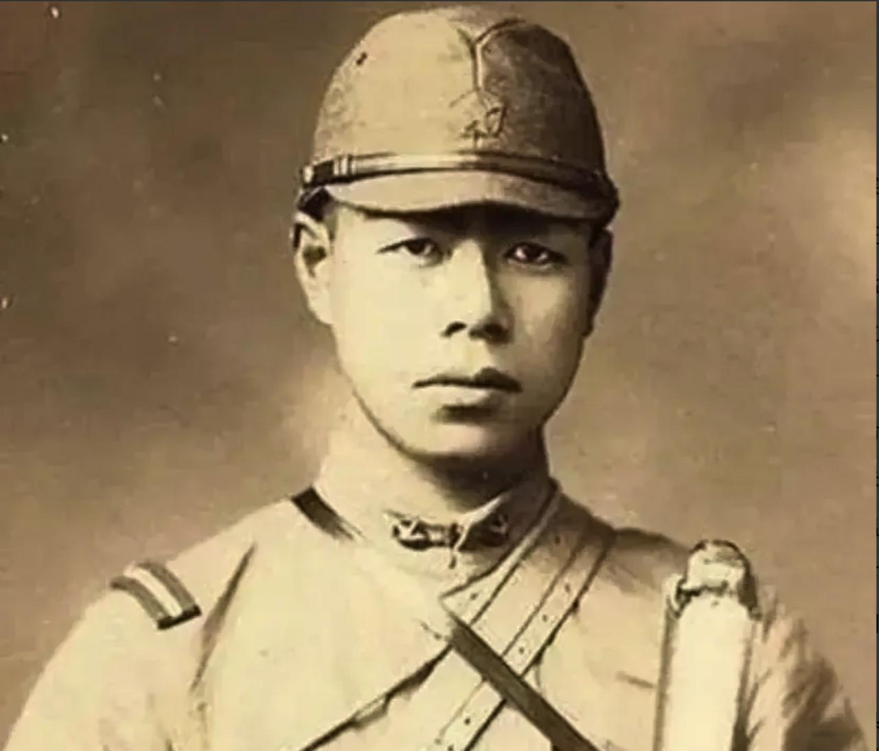 1942年，一个日本人，为了掩护抗联转移，一个人打死了20多个日军。日军气