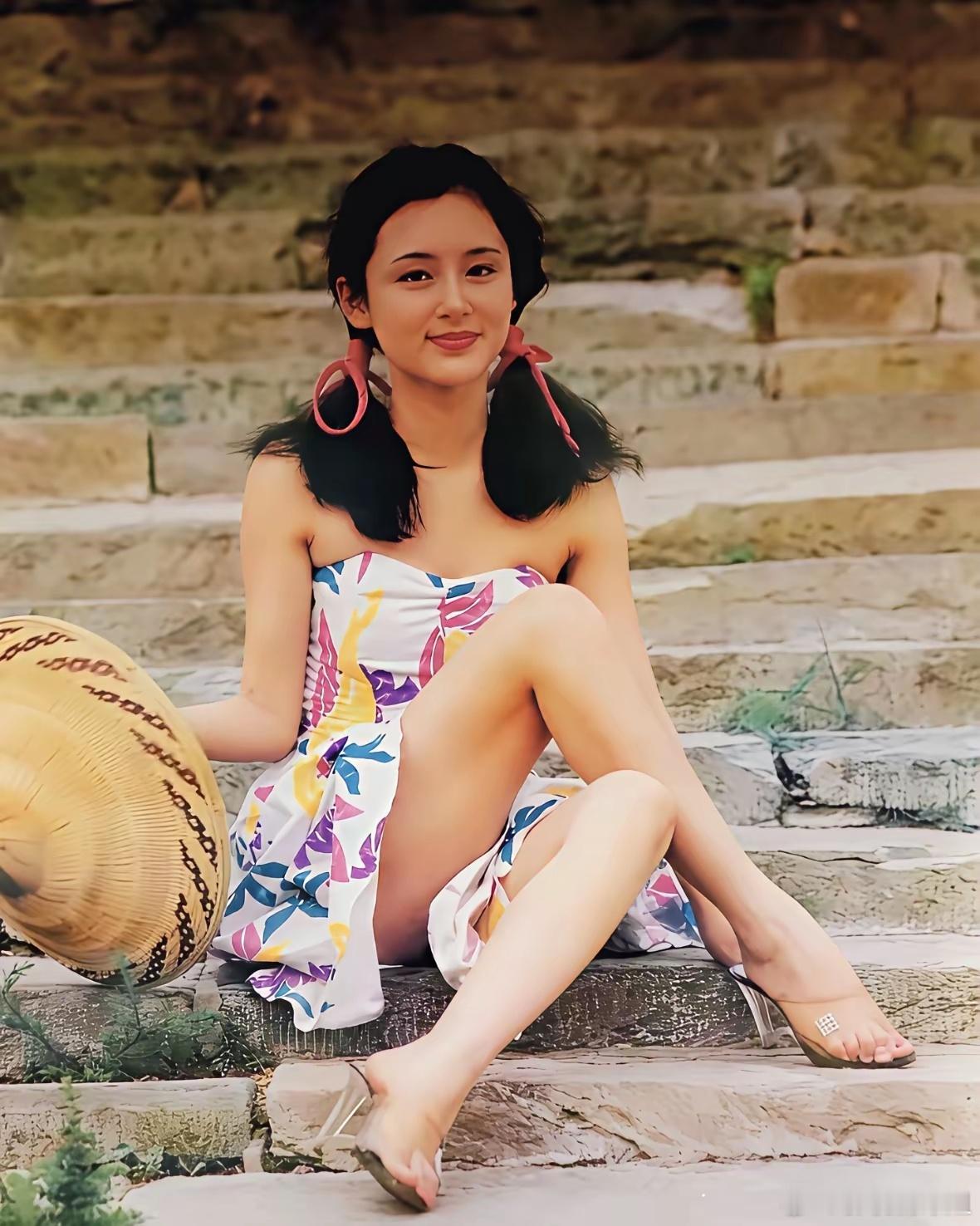 80年代的陈红穿搭就很潮了​​​