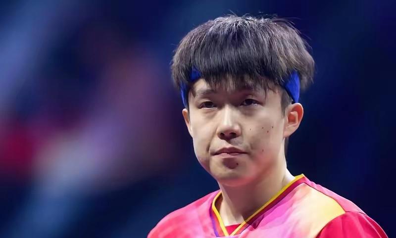 世乒赛期间，王楚钦主打一个紧紧跟随！莎莎去哪？他去哪！反正就要形影不离！你说这