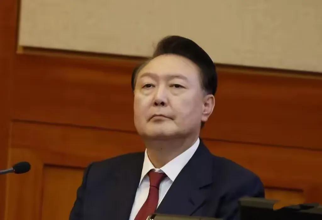 尹锡悦回总统府的方向越来越明朗，从发生戒严令一个月以来，尹锡悦从拒捕到走进法院一