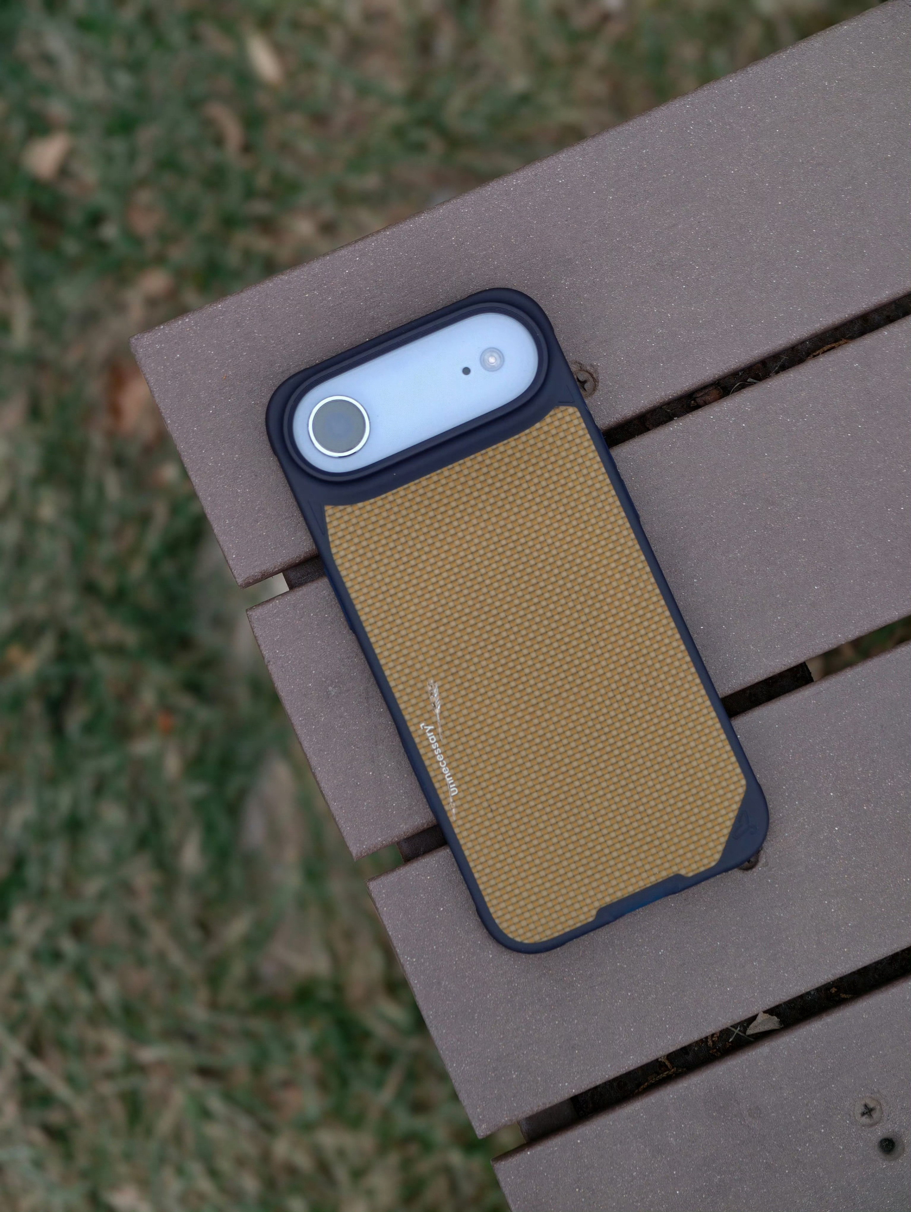 iPhoneAir去年7、8月份就生产了一批。因为销量不达预期，生产线就都砍