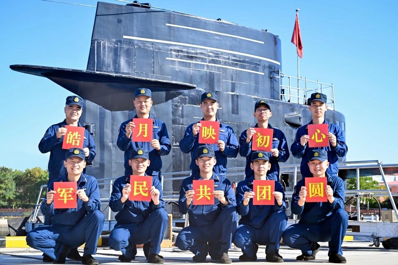 不对啊，年底还早啊，怎么把这老爷艇整出来了[汗]……