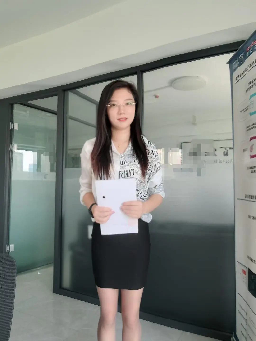 办公室小姐姐。撸铁，普拉提