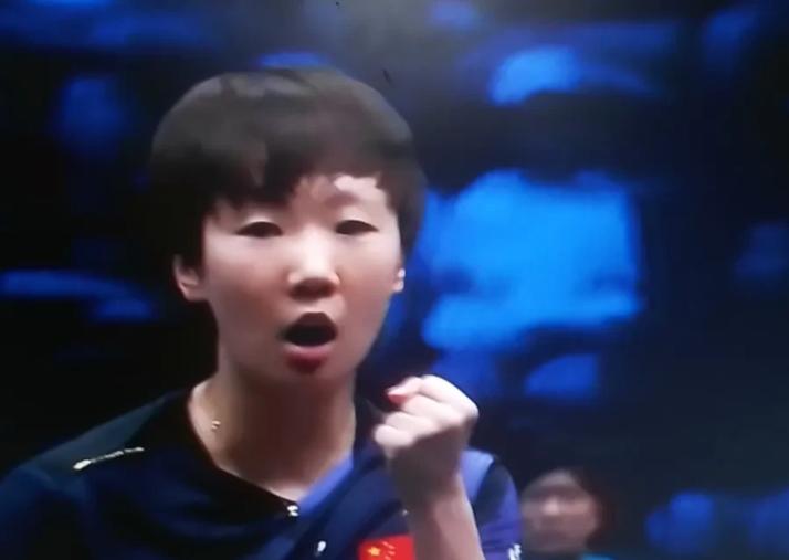 王曼昱说：她的球很飘。马琳：给她偏正手，不要给她多少空间。侯英超：全给她正手位，