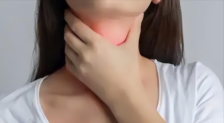 好多人喉咙不舒服就当咽炎治，吃了药也不见好。别再大意了！这可能不是小毛病，是食道