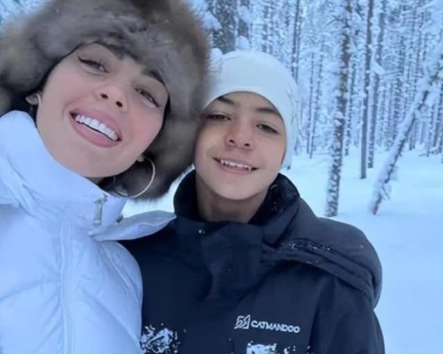 2017年，美国富婆为让7岁儿子体验贫穷，便带儿子来中国旅游，她说：＂在贫穷的国