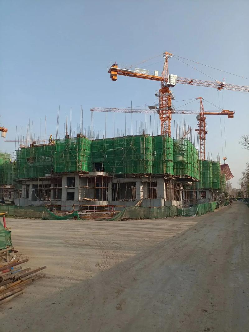 干完活拿不到钱，换成谁心里都不好受。好不容易鼓起勇气去信访局投诉了总包，心想这回