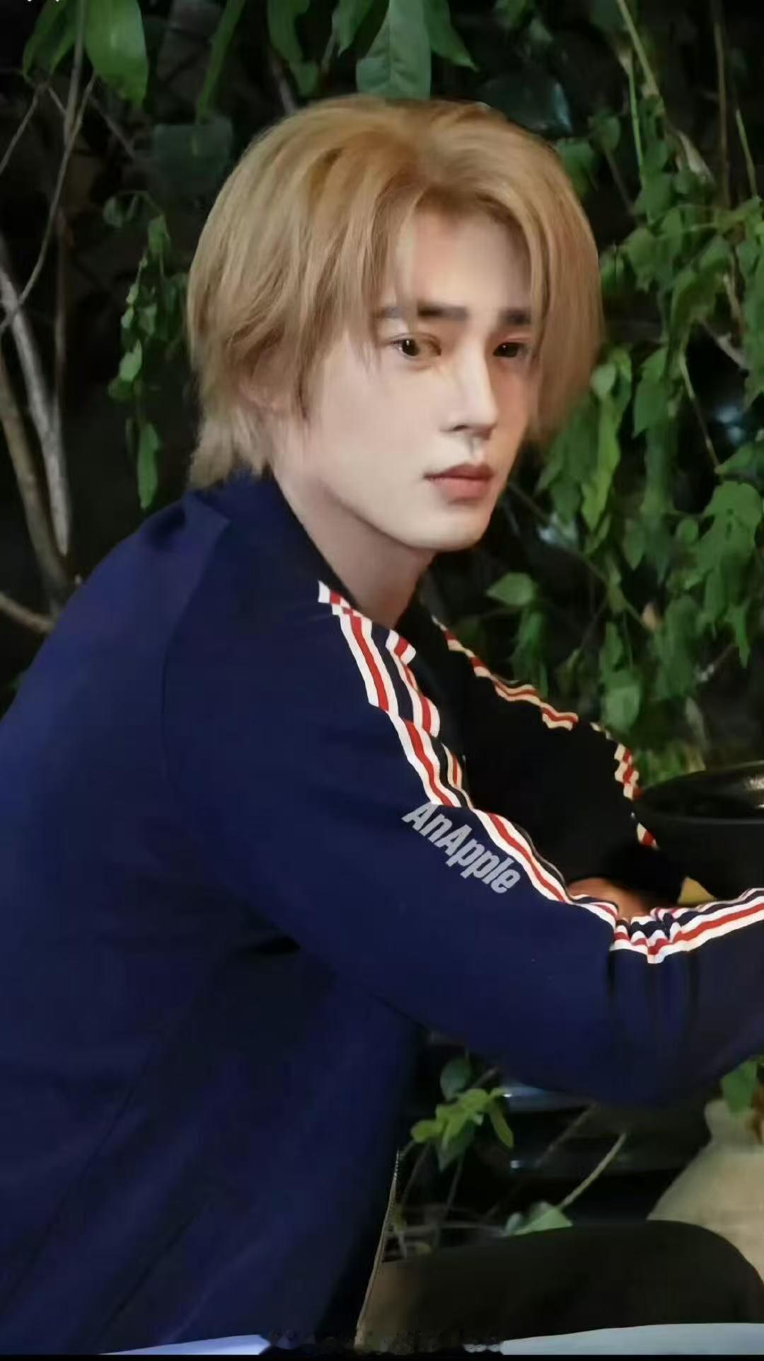 于适猎心黄发路透​​​谁懂这个于适有多权威！！！完全漫撕男！​​​