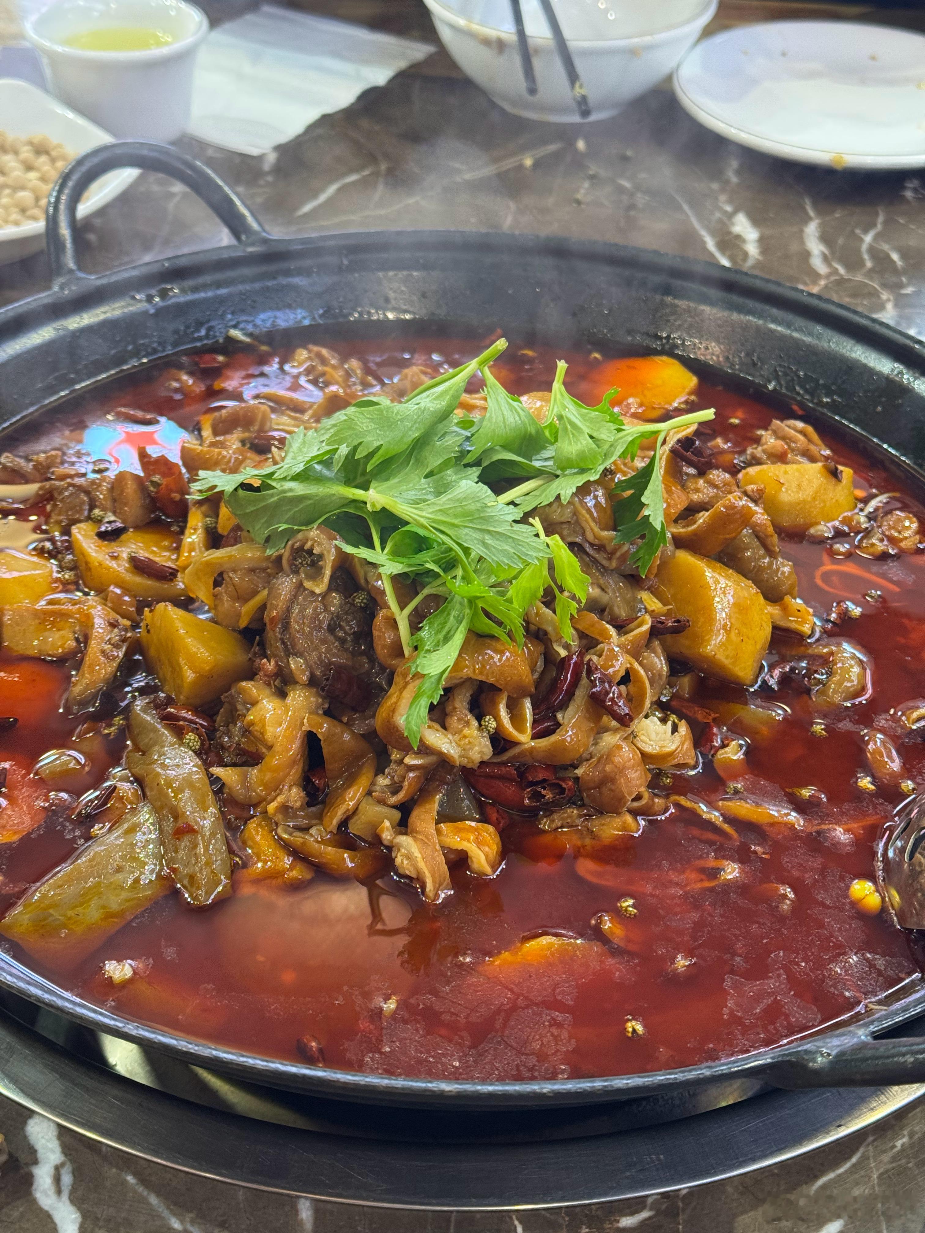 这几天确实吃得太油腻了点，遭不住啊今晚上得炖点藕汤刮下油