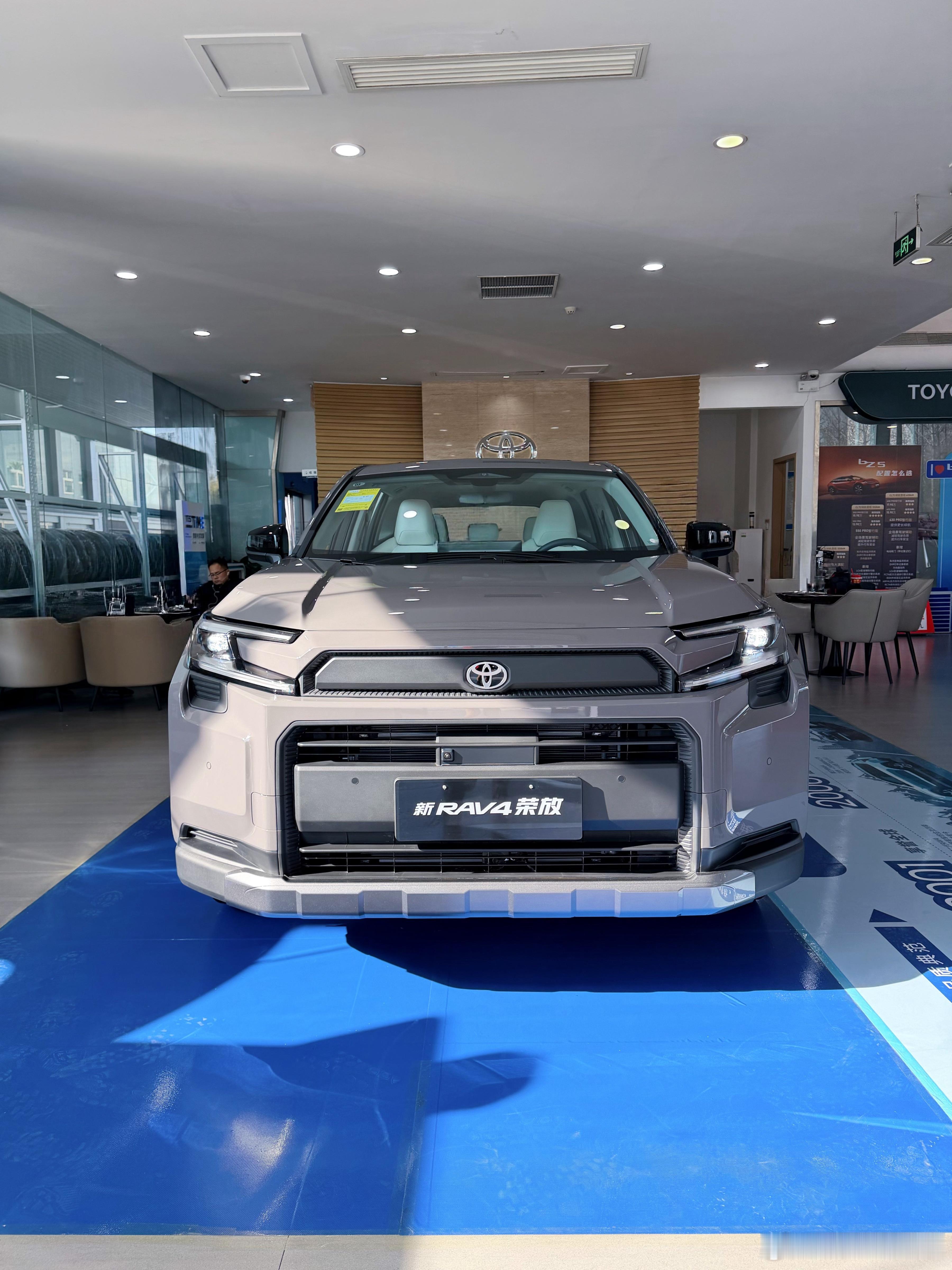 从2019年第五代RAV4—2026年第六代RAV4，将近10年，RAV4终于换