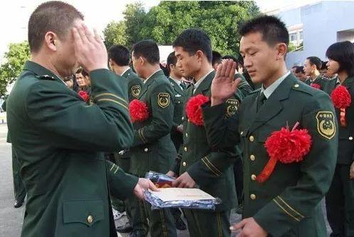 别吃不到葡萄就说葡萄酸，退伍军人安置，本就是应得的回馈聊一聊退伍军人安置这