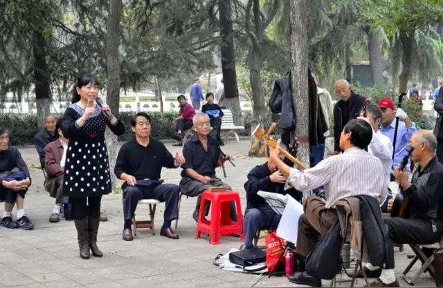 只有走共同富裕道路，国家才能长治久安、永久繁荣昌盛共同富裕，是社会主义的本