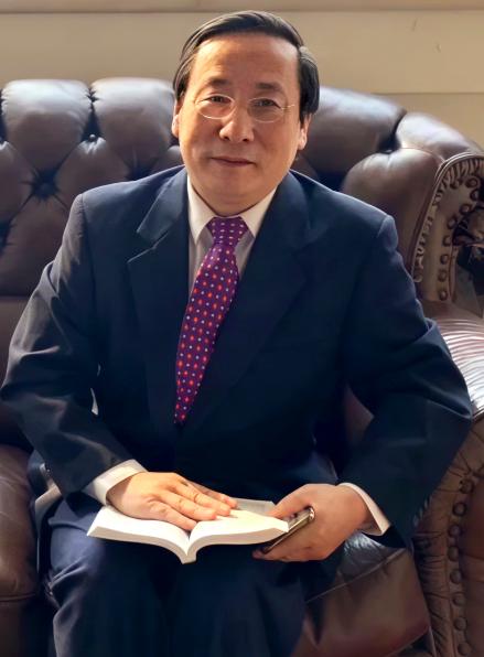 高志凯这一记反问直接杀疯了！难怪大伙都说高教授堪称国内文科顶尖高手，最擅长借