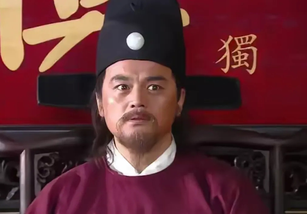1380年，胡惟庸派人给朱元璋送信，说自己得了一坛子美酒。朱元璋大喜，兴冲冲赴约
