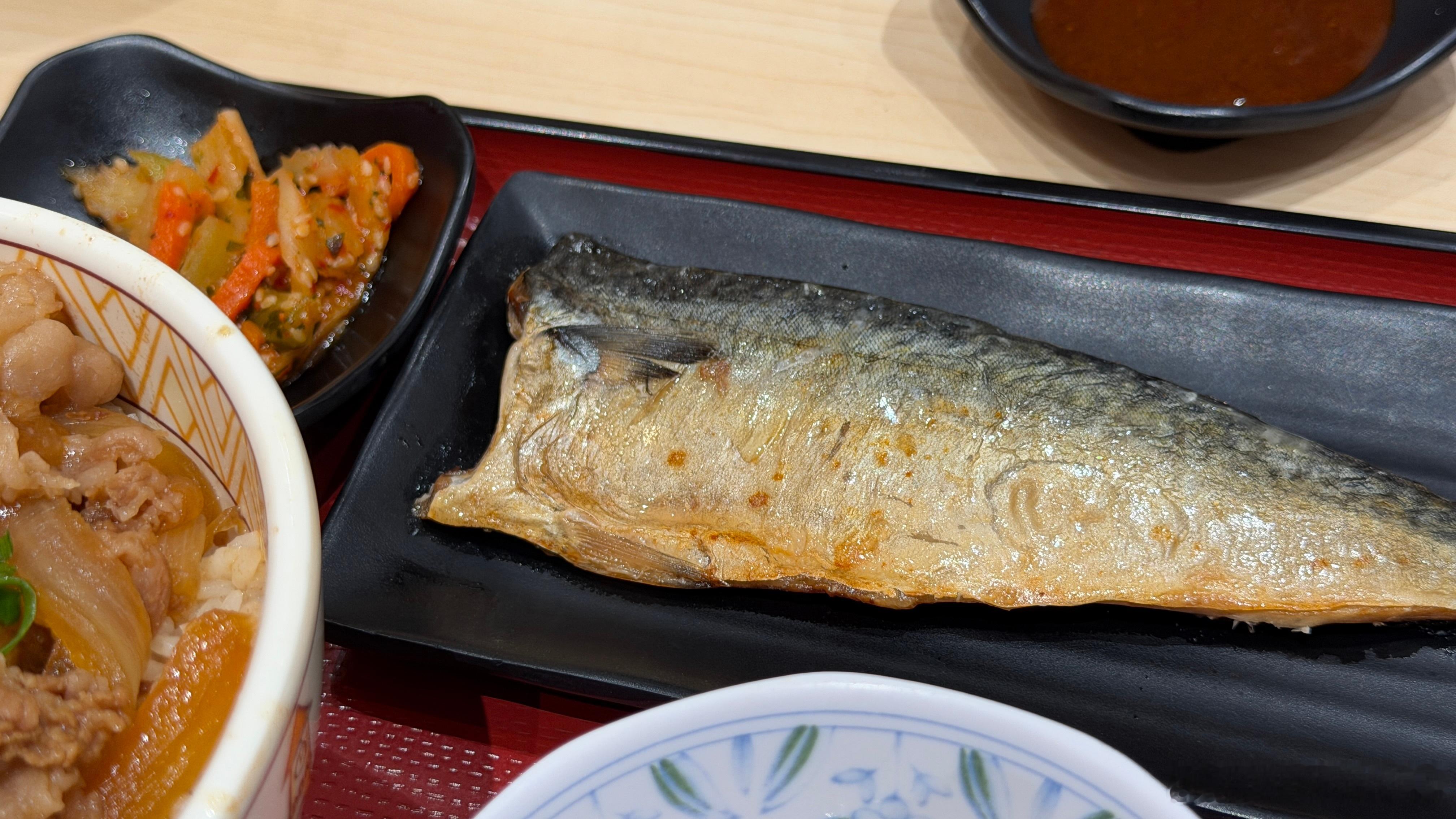 简简单单吃个晚餐美食一会儿去逛逛水桶