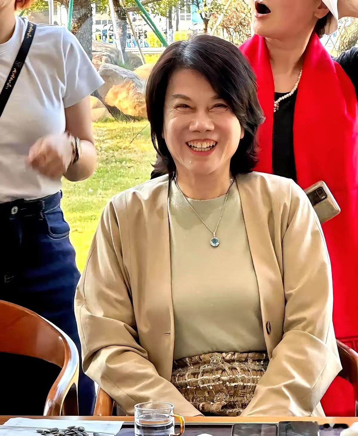 一觉醒来，喜欢董明珠的和不喜欢董明珠的，都沉默了，为啥呢，就是因为她最近那番话太
