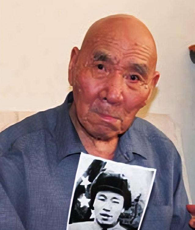 1953年，毛主席见到志愿军“打坦克英雄