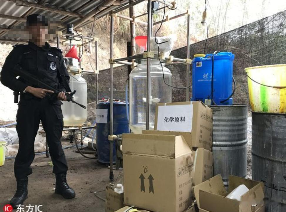 “聪明反被聪明误!”山东，一名化学老师退休后，为了挣钱，竟与他人联合制毒，他出