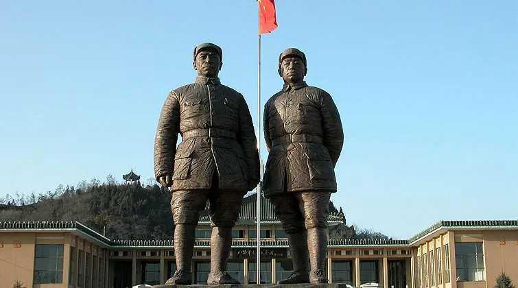 十大元帅中关系最为密切的两位相知朋友，亲如弟兄，猜猜他们是谁