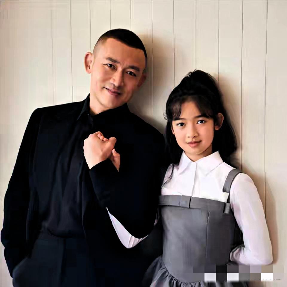 让娱乐圈最担心的事情还是来了，不是顶流明星塌房，也不是影视寒冬持续，而是