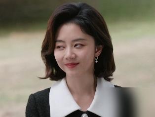 央八杀疯了，一部没人看的剧，收视率3连降差点被抬走，结果反手破4登顶全国第一。