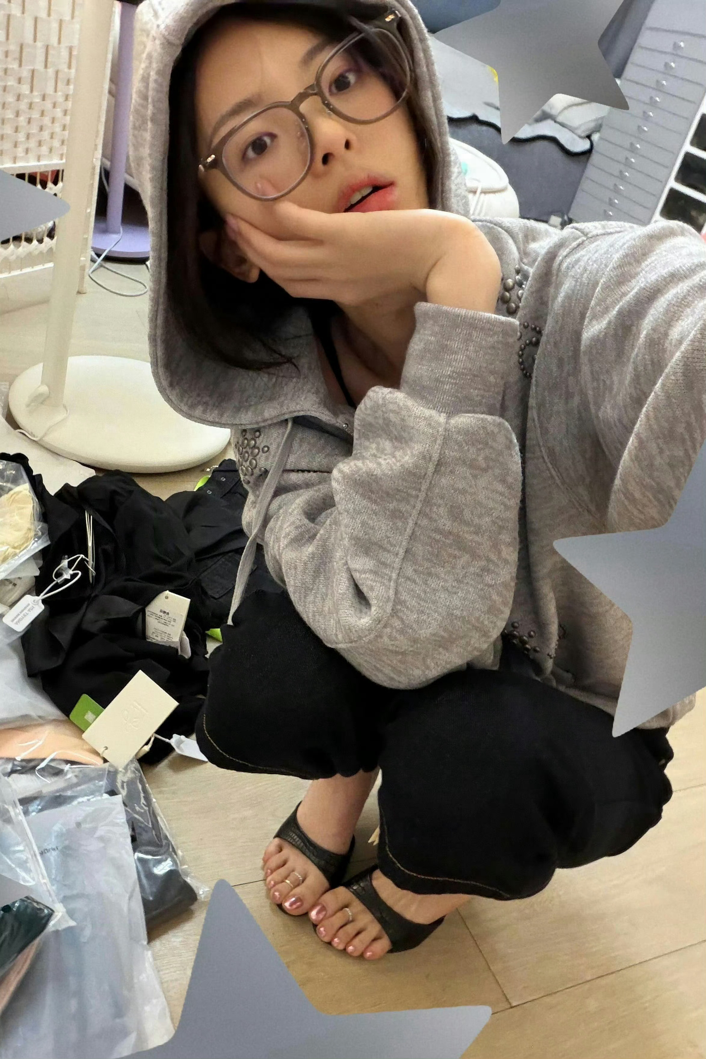 杨超越妹妹也开始s起来了这脚是要用了吗[哭哭][哭哭][哭哭]​​​