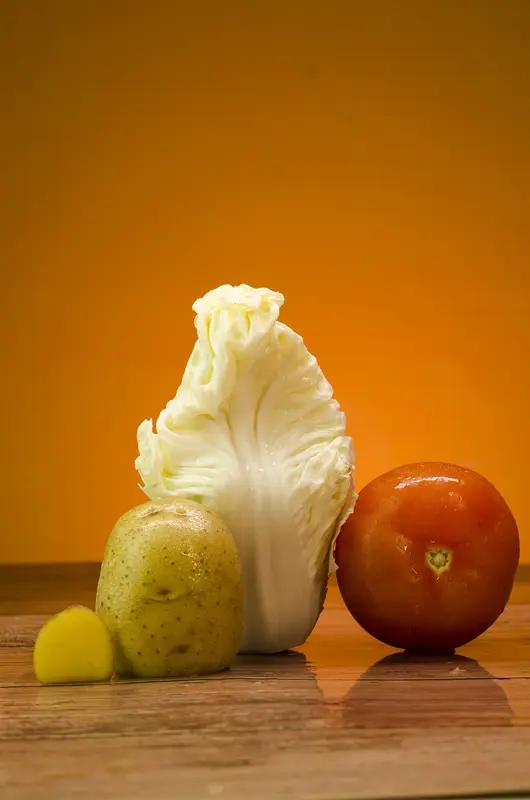 肾功能不全的宝子可得在饮食上多留个心眼，有些蔬菜碰不得。首先是高钾蔬菜，像菠菜