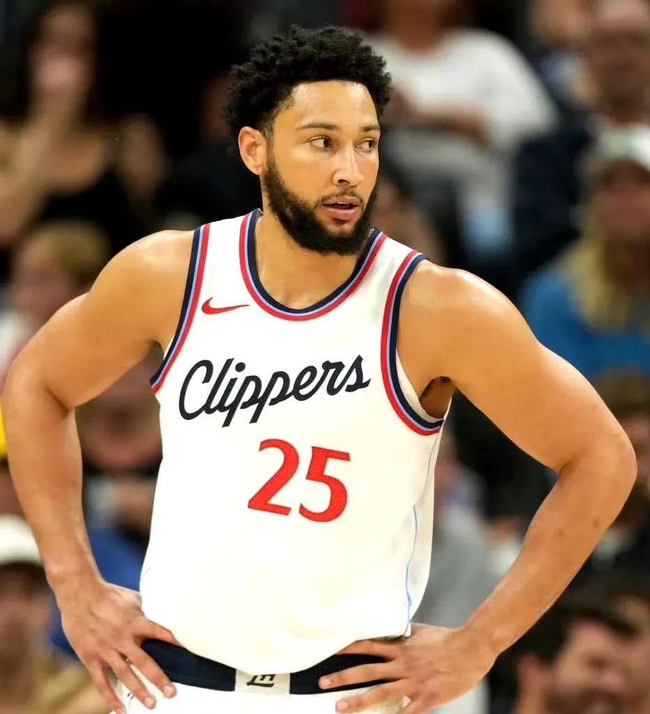 唏嘘，28岁的状元要拿底薪了！据Espn报道：本-西蒙斯将成为部分球队的争夺目
