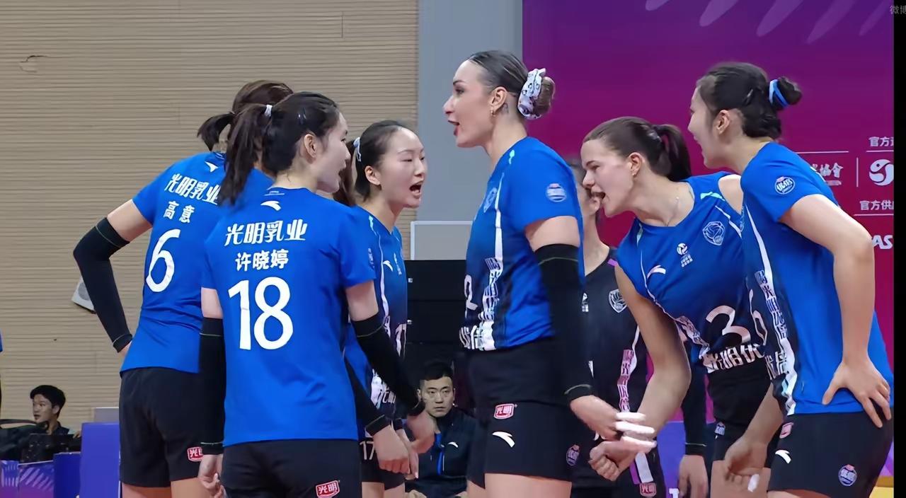 相信江苏女排会拿出十二分的诚意和斗志上决赛场的，毕竟冠亚军终究是要分出个彼此的，