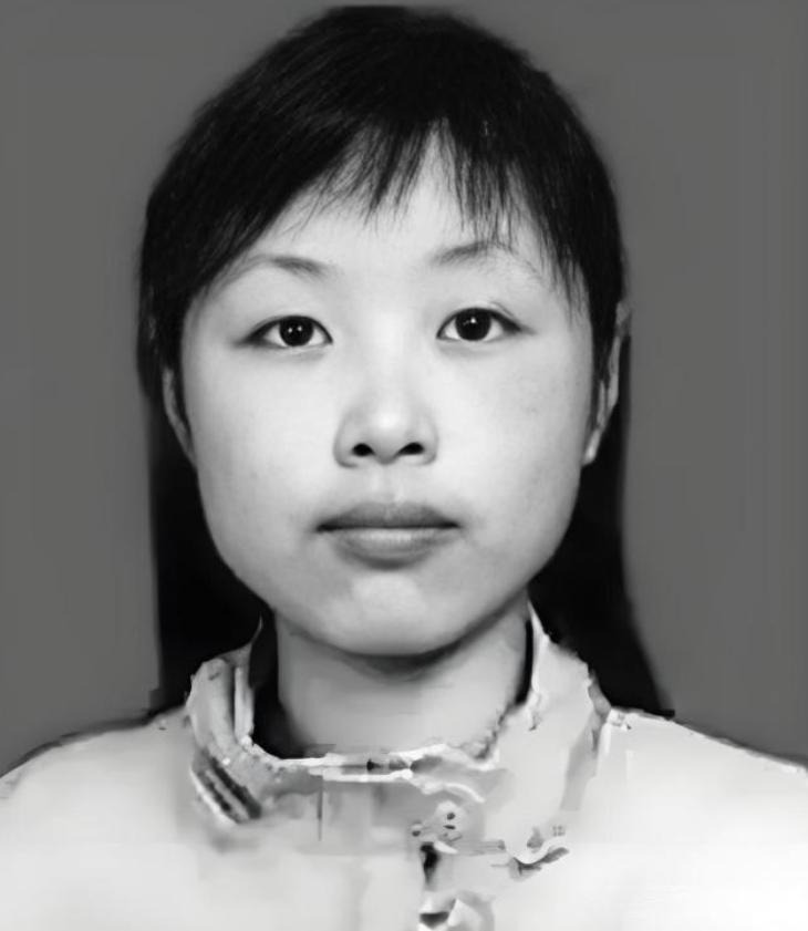 2008年，汶川地震，四川一21岁女教师被埋进废墟，身体断成三截，救援人员赶到时