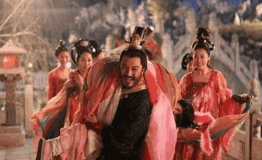 1864年，攻入天京的李臣典看到了洪秀全留下的无数美女，顿时色心大起，当夜李臣典