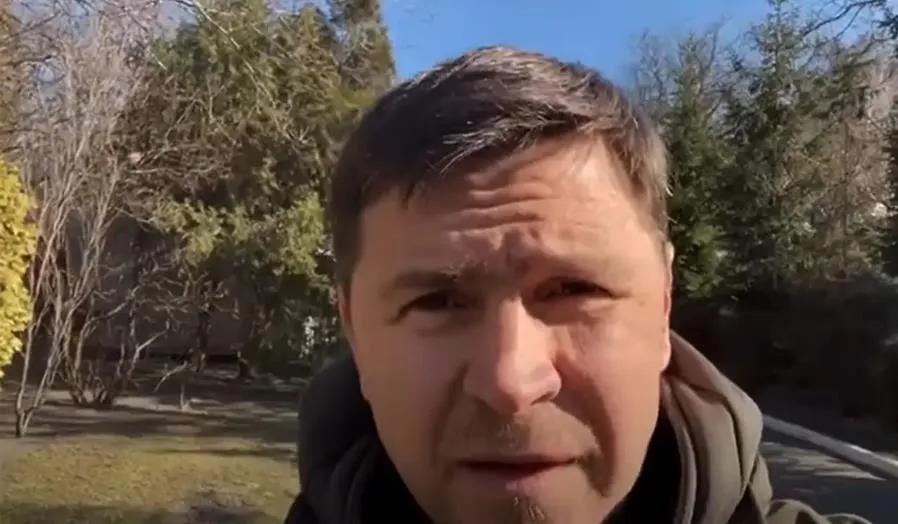 据乌克兰媒体报道，泽连斯基总统办公室的成员米哈伊洛·波多利亚克、奥列克桑德·别夫