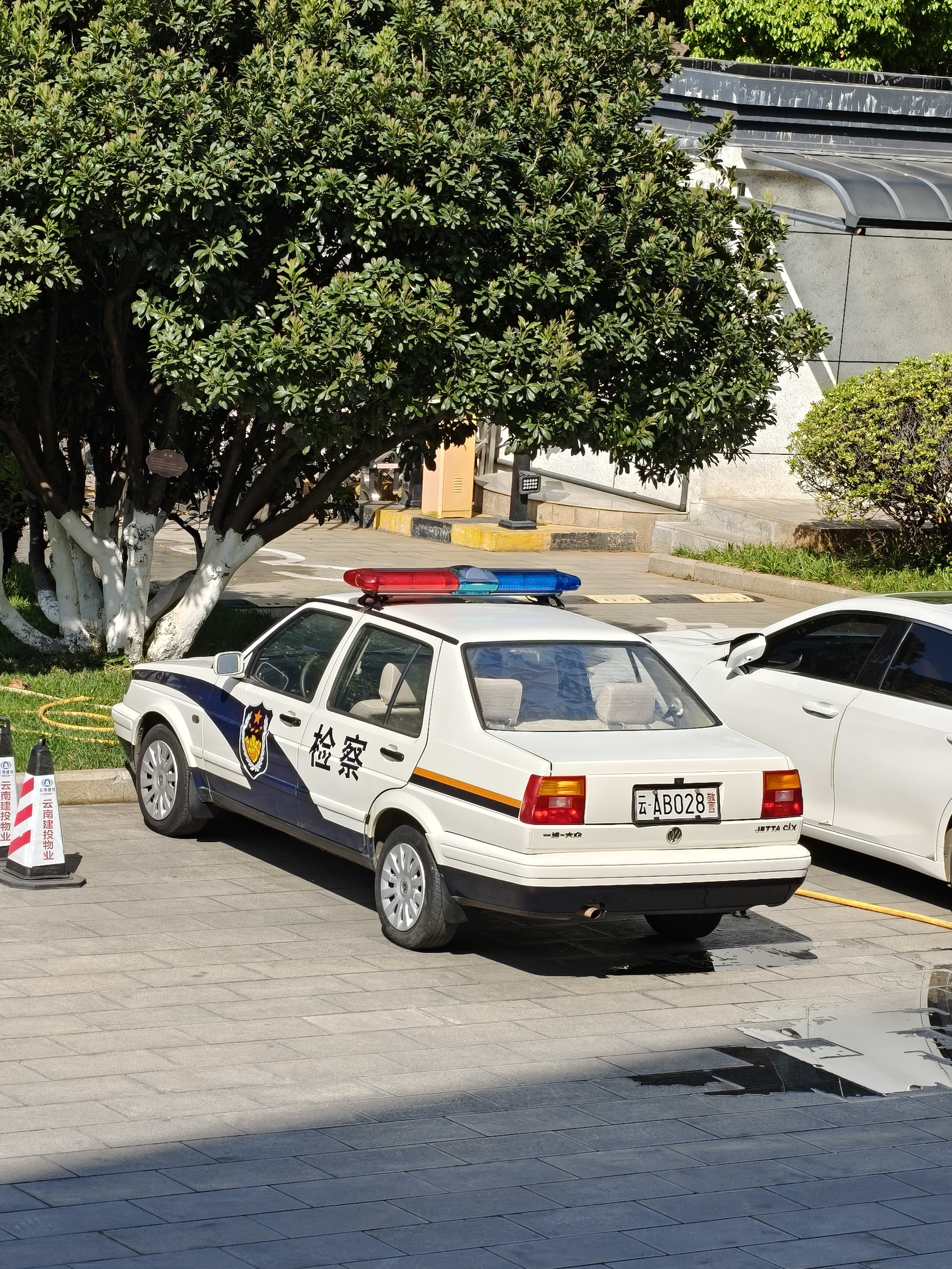 这检察院的捷达也太靓了