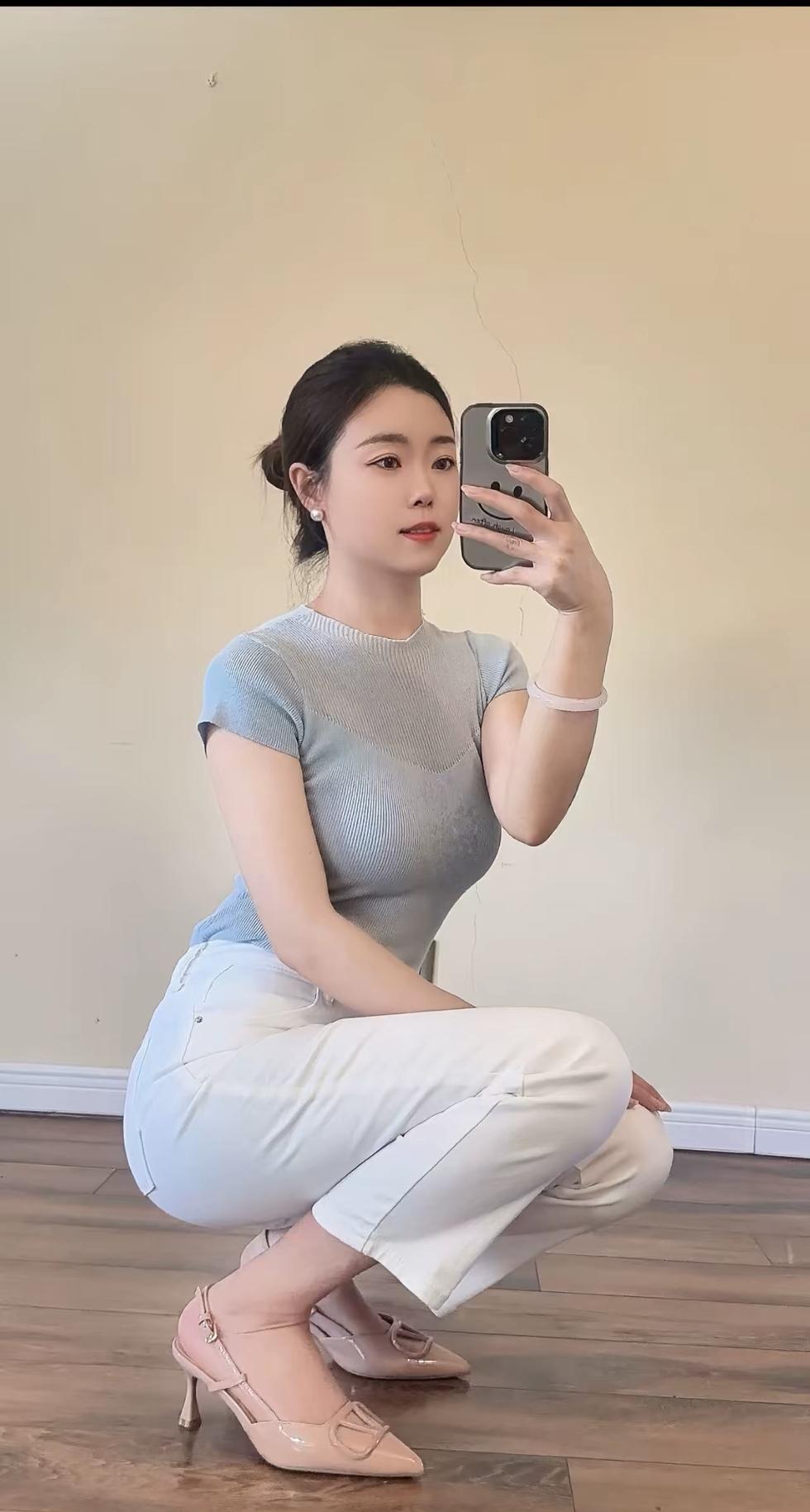 这身搭配真显气质，美美哒！