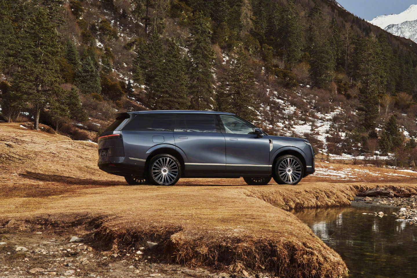 新科技旗舰小鹏GX来了这周各家旗舰9系车型开始纷纷发布了，蔚来ES9已经抢占了